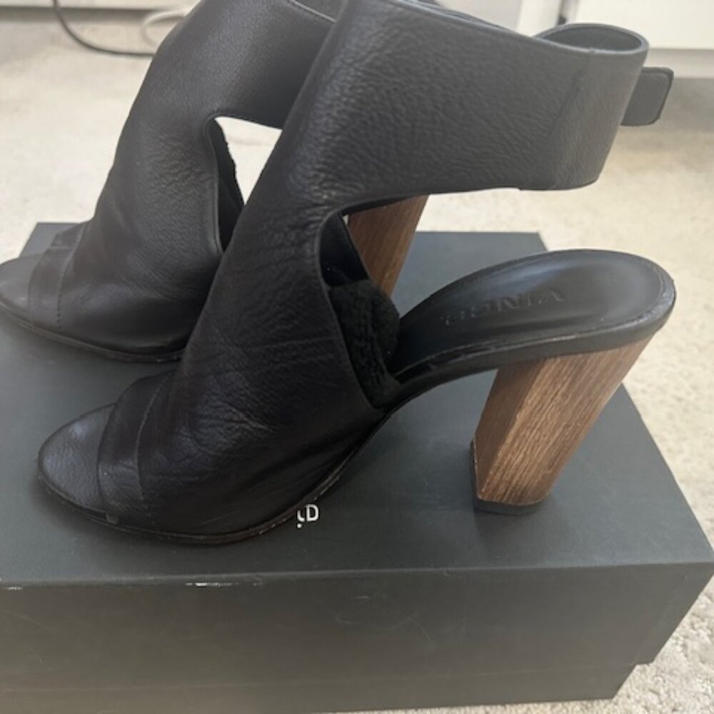 Vince Addie Style black leather sandal size 6.5